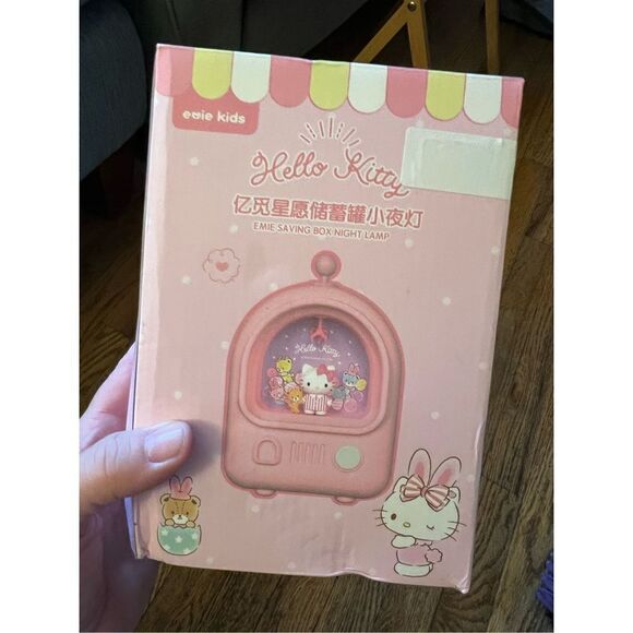 Sanrio Hello Kitty Bank/Nightlight - Picture 7 of 10